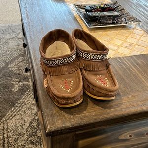 Womens laurentian chief moccasins